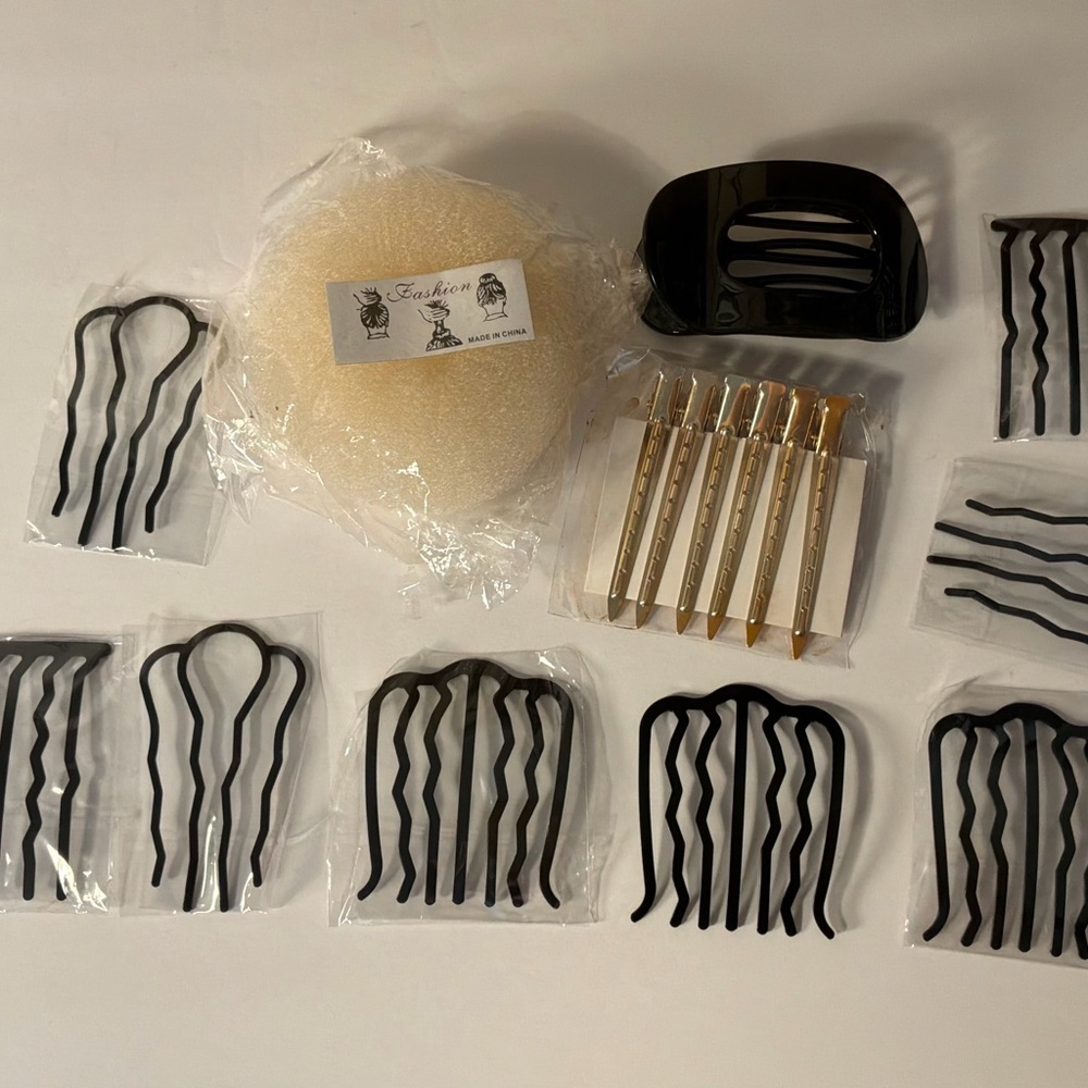 NWT..Hair accessories lot